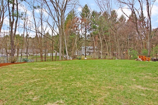 7 Gary Road Chelmsford, MA 01824 - Photo 23 of 26 Gallery Image 23