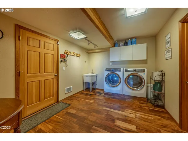 a outdoor view with a sitting space