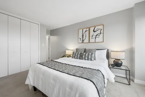 $425,000 | 2930 North Sheridan Road, Unit 2006, Chicago, IL 60657