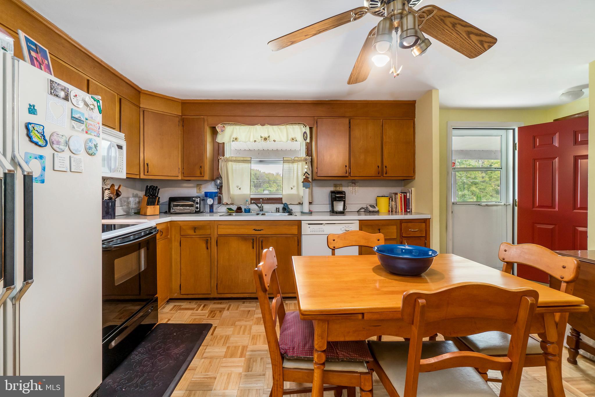 4349 Gross Mill Road Hampstead, MD 21074 - Photo 2 of 18 Kitchen with Access to the Patio