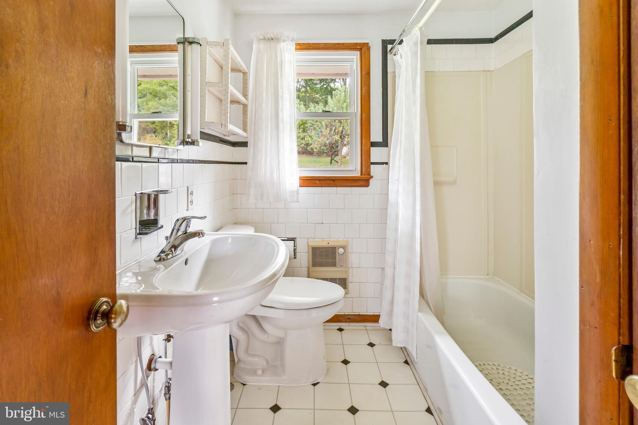 4349 Gross Mill Road Hampstead, MD 21074 - Photo 14 of 18 Hallway Full Bathroom with a View