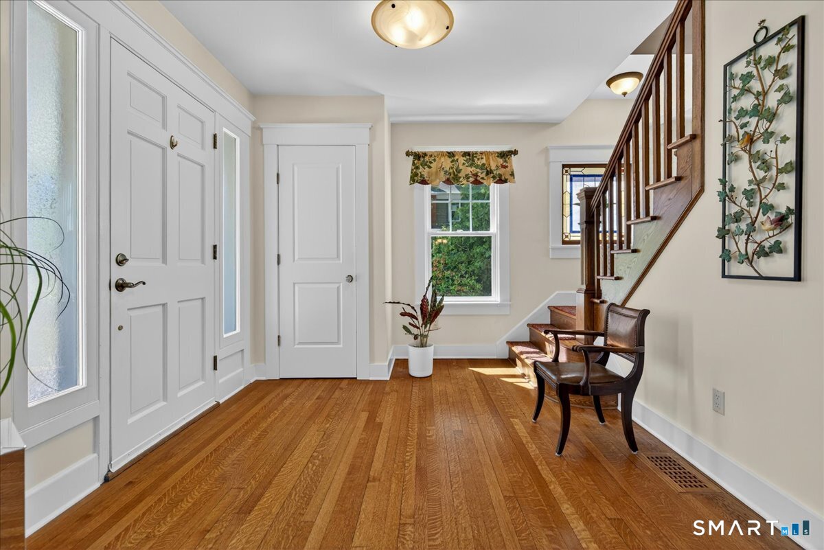 46 Maple Street Milford, CT 06460 - Photo 4 of 39