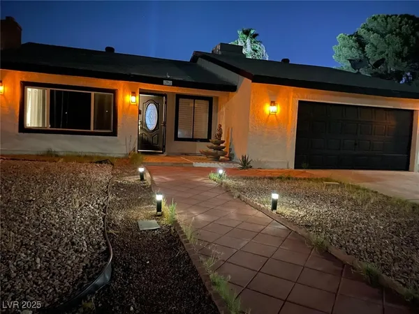 $2,600 | 5415 Oxbow Street, Las Vegas, NV 89119