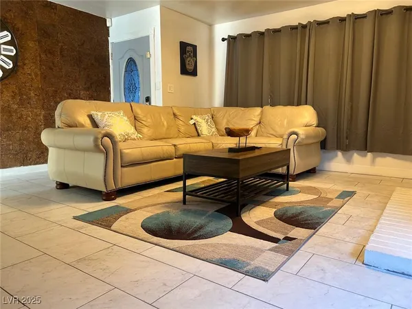 $2,600 | 5415 Oxbow Street, Las Vegas, NV 89119