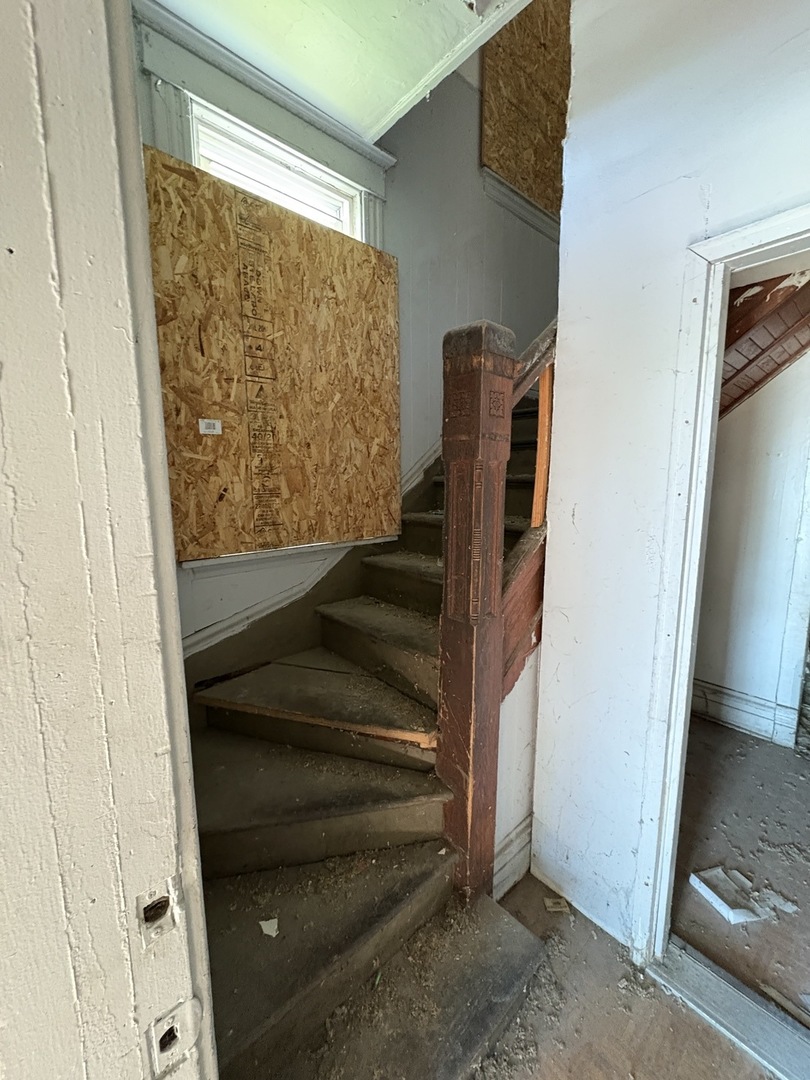 318 West 75th Street Chicago, IL 60621 - Photo 5 of 20