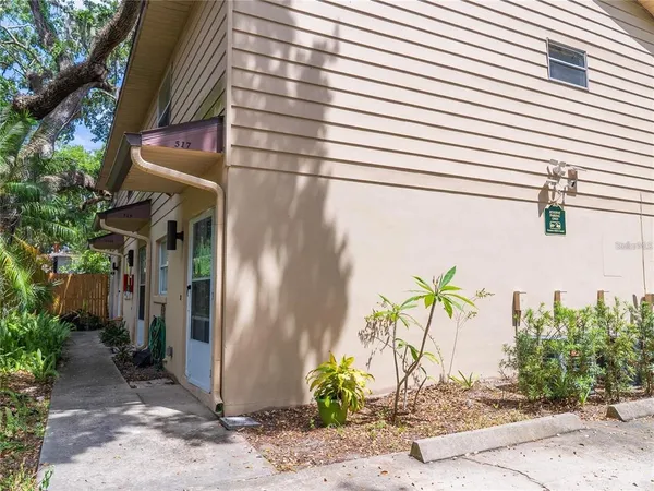 $2,200 | 517 South Summerlin Avenue, Orlando, FL 32801