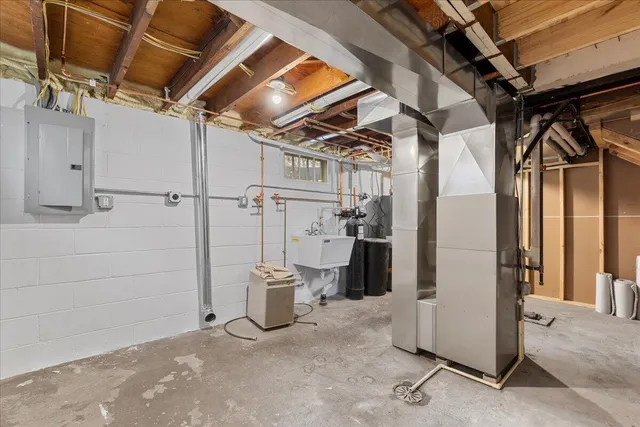 $449,900 | 1021 13th Avenue, Grafton, WI 53024