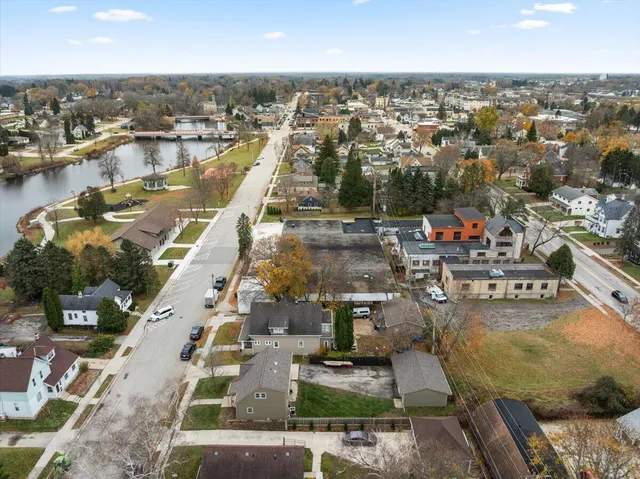 $449,900 | 1021 13th Avenue, Grafton, WI 53024