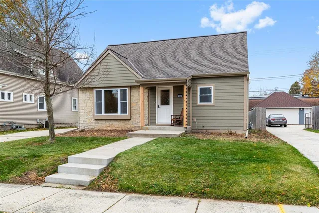 $449,900 | 1021 13th Avenue, Grafton, WI 53024