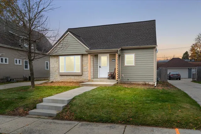 $449,900 | 1021 13th Avenue, Grafton, WI 53024