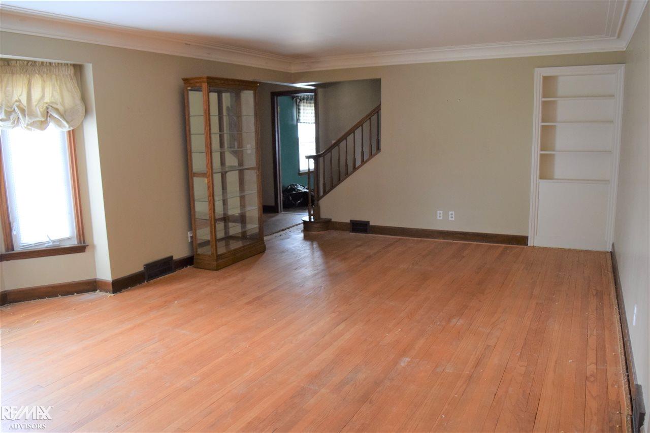 1541 Hawthorne Road Grosse Pointe Woods, MI 48236 - Photo 14 of 48