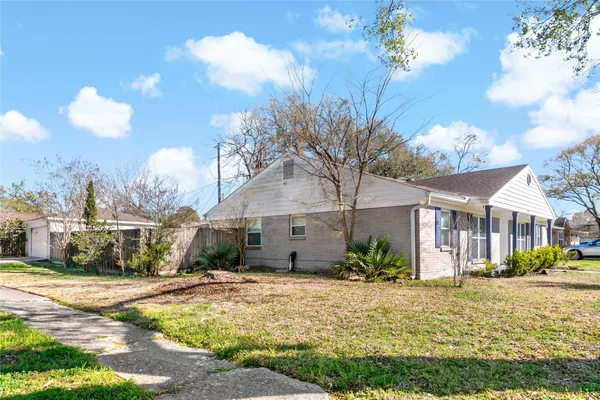 $2,495 | 11403 Braewick Drive, Houston, TX 77035