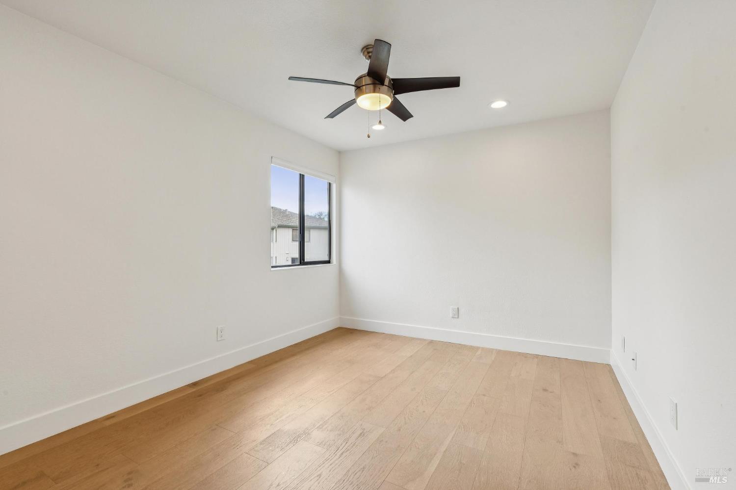 95 Dockside Circle San Rafael, CA 94903 - Photo 2 of 7 an empty room