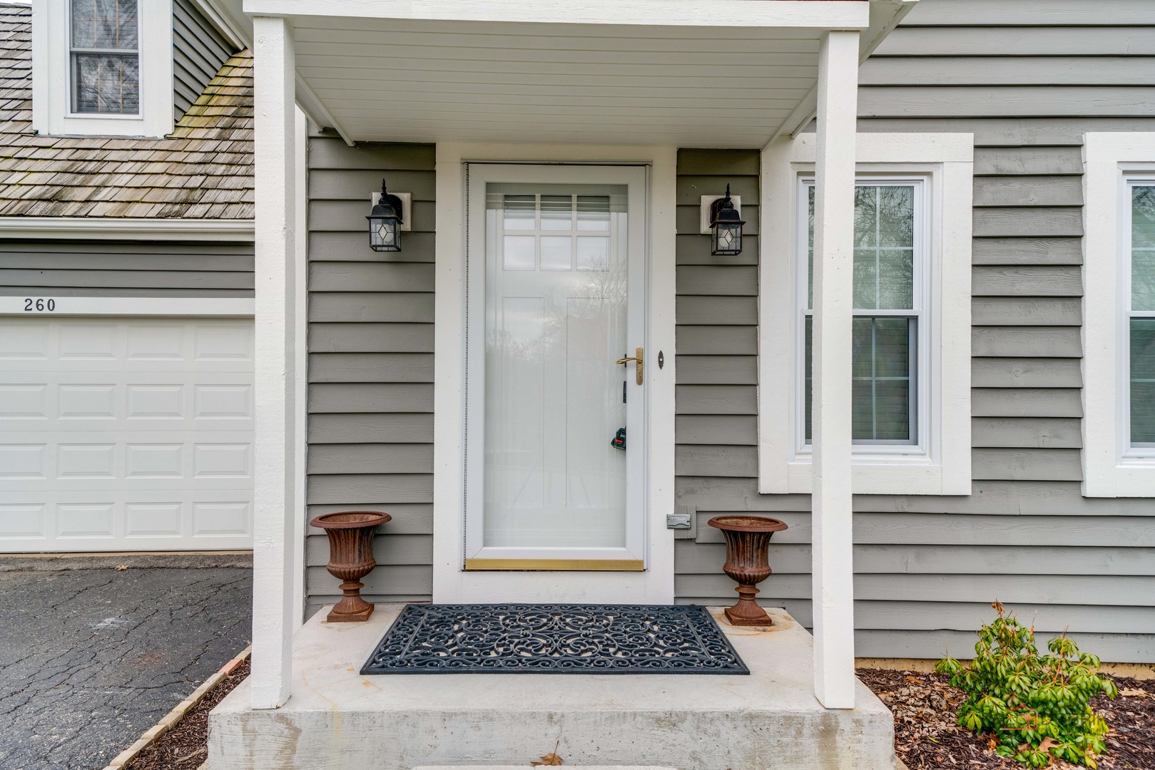 260 Pilgrims Path Gurnee, IL 60031 - Photo 3 of 41 Gallery Image 3