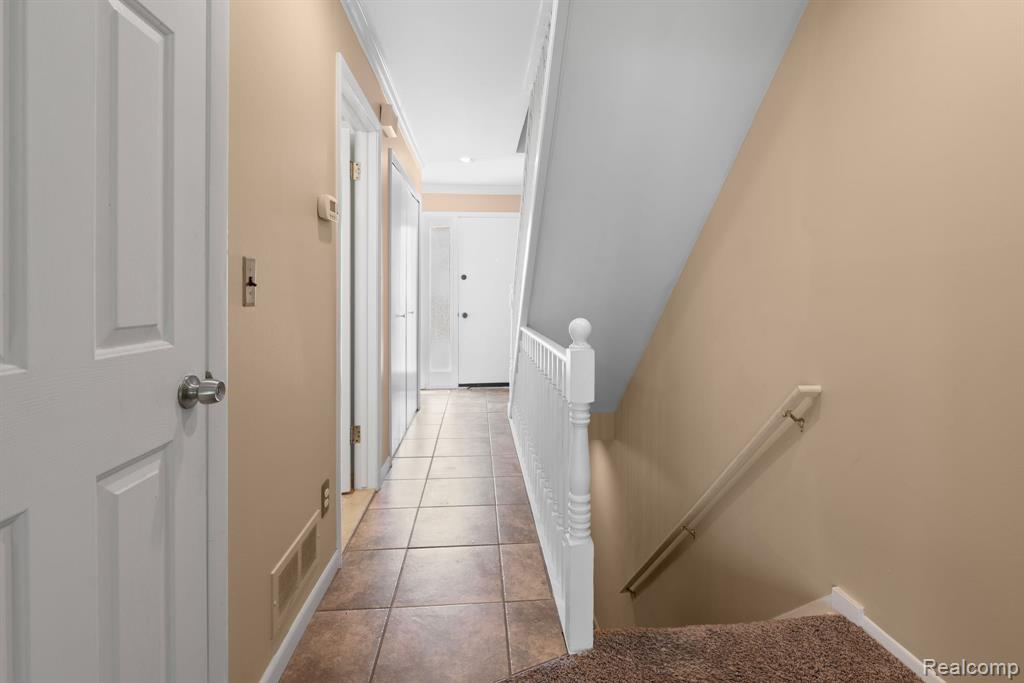 794 Oak Brook Ridge Drive Rochester Hills, MI 48307 - Photo 4 of 23