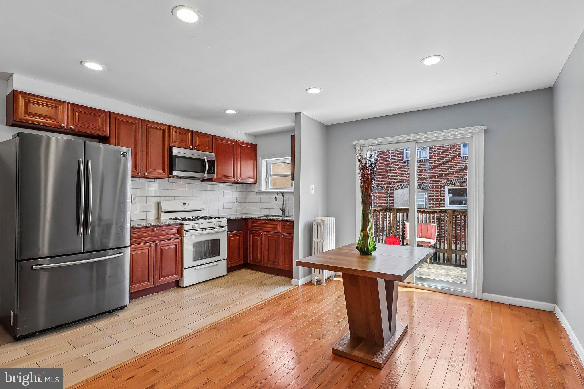 7046 Clover Lane Upper Darby, PA 19082 - Photo 8 of 27