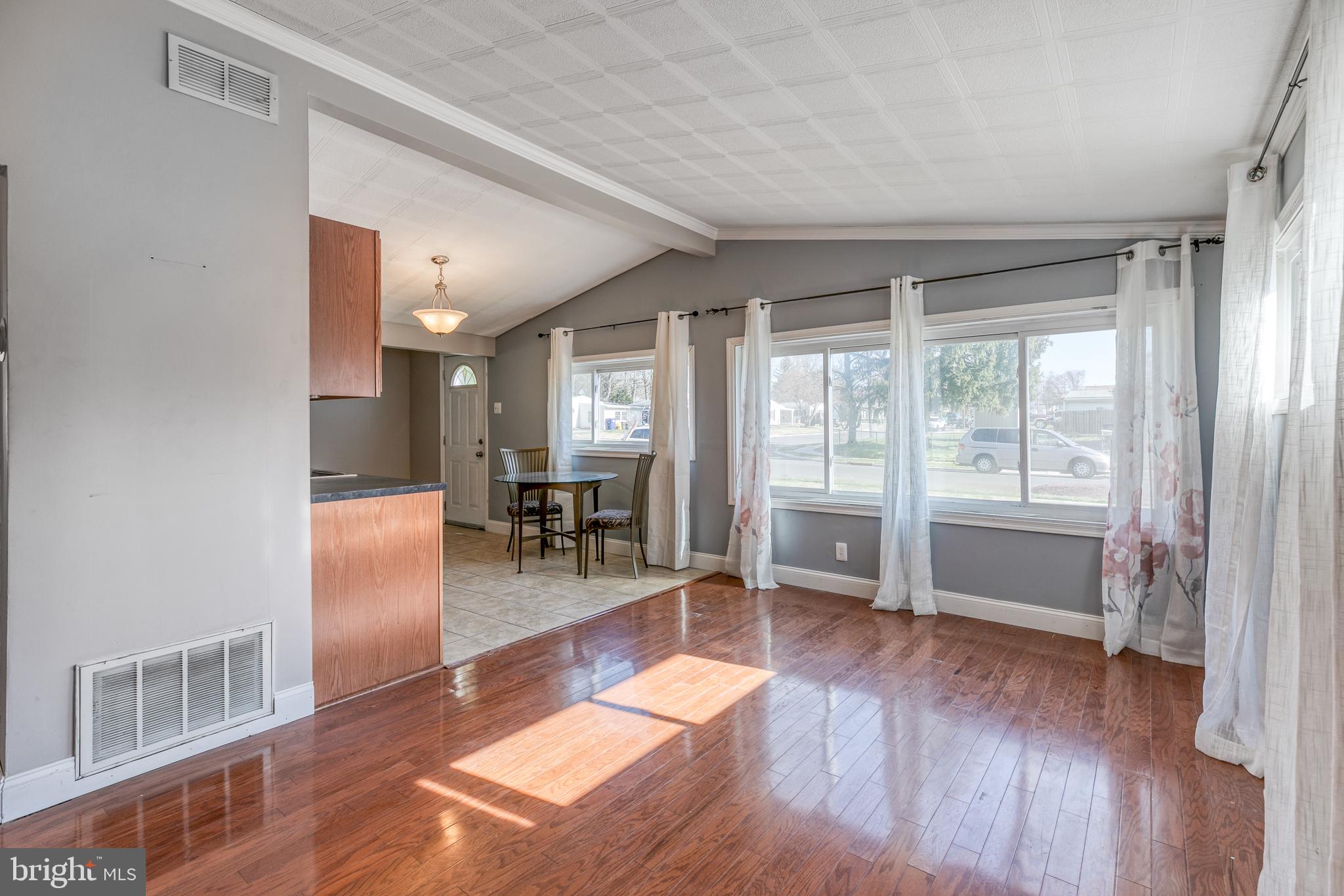 520 Estate Road Maple Shade, NJ 08052 - Photo 5 of 28