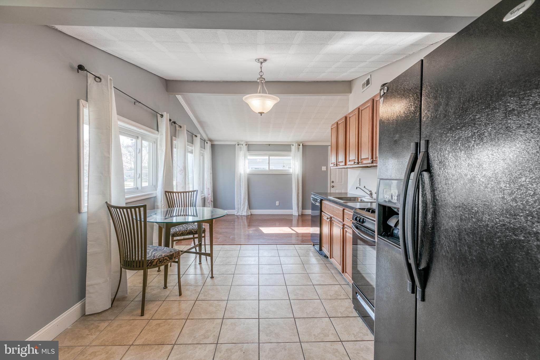 520 Estate Road Maple Shade, NJ 08052 - Photo 8 of 28