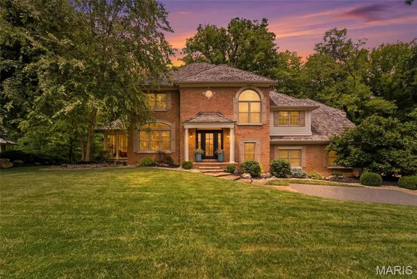 $749,000 | 1107 North Oxfordshire Lane, Edwardsville, IL 62025