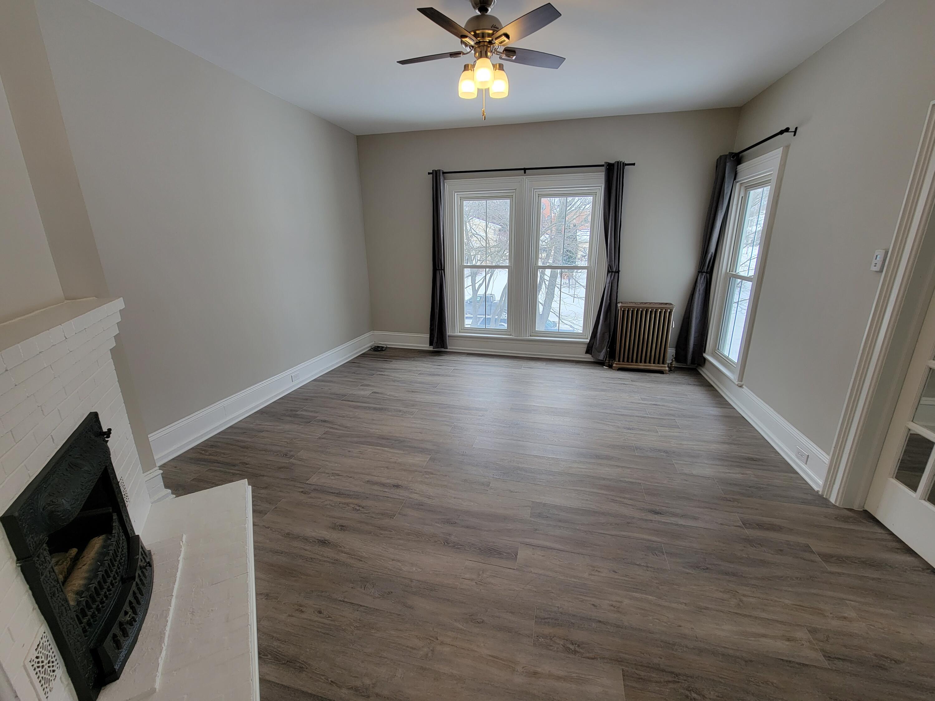 418 2nd Street, Unit 2 Manistee, MI 49660 - Photo 4 of 20 (4) Dining Rm