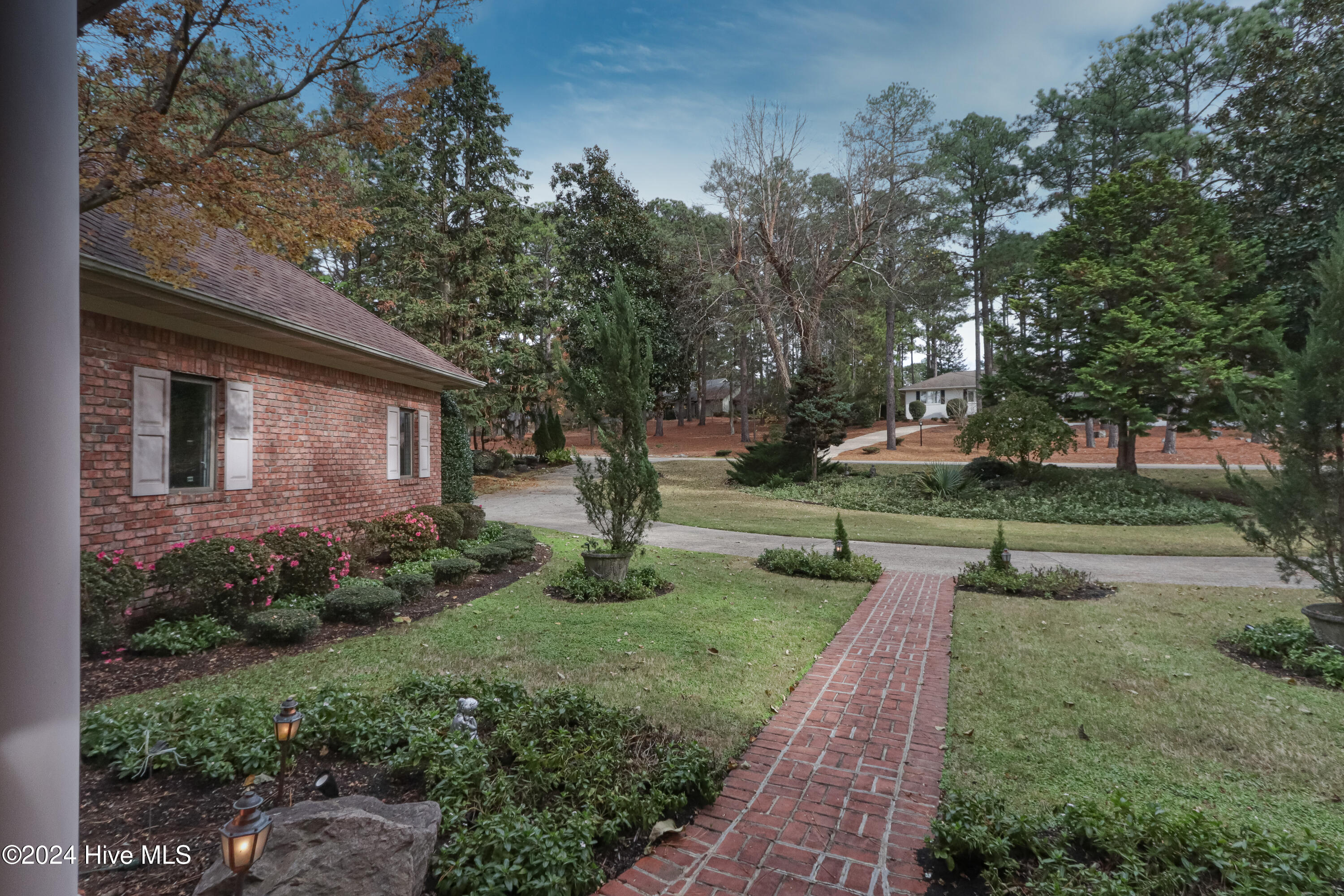 535 Donald Ross Drive Pinehurst, NC 28374 - Photo 2 of 48 IMG_2770_Luminar4-edit