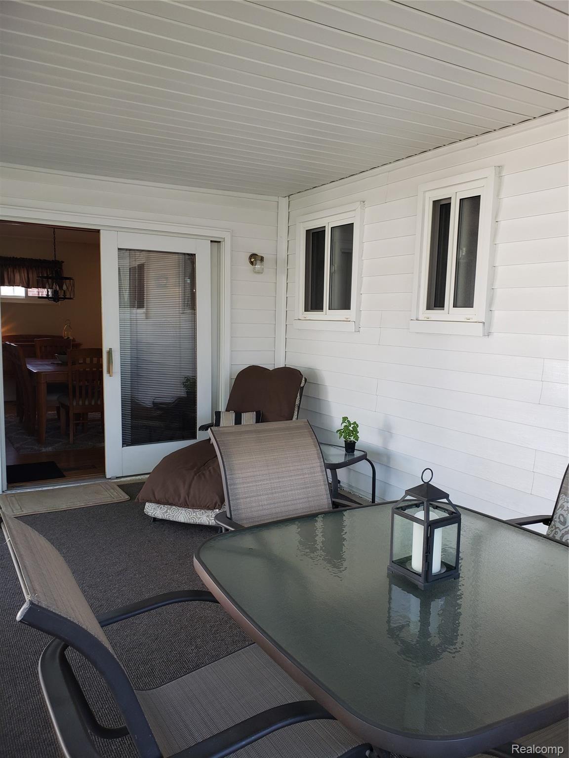 14916 Reeck Road Southgate, MI 48195 - Photo 22 of 55 screen room looking in to family/dinig