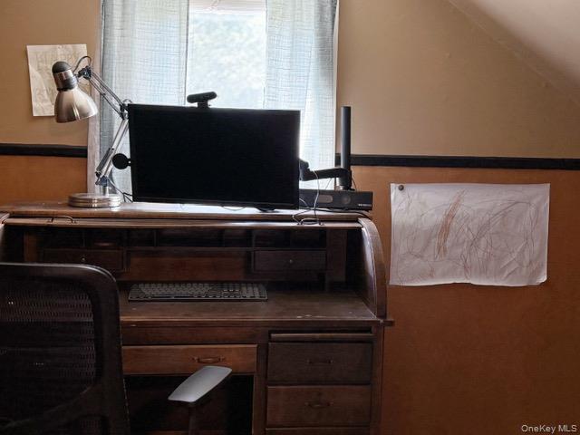 26 Woods Road Barryville, NY 12719 - Photo 23 of 34 a close view of chair and table
