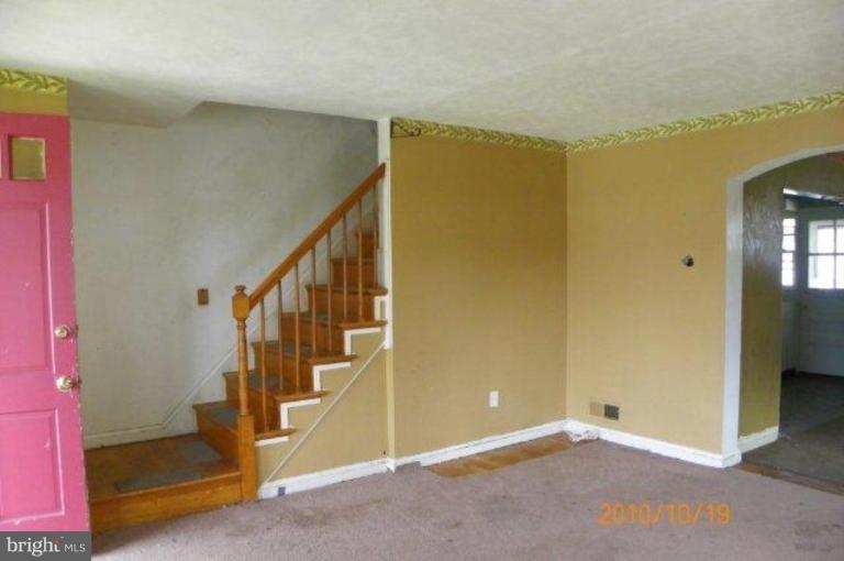 7225 Stratton Way Baltimore, MD 21224 - Photo 11 of 14 Living Room #2
