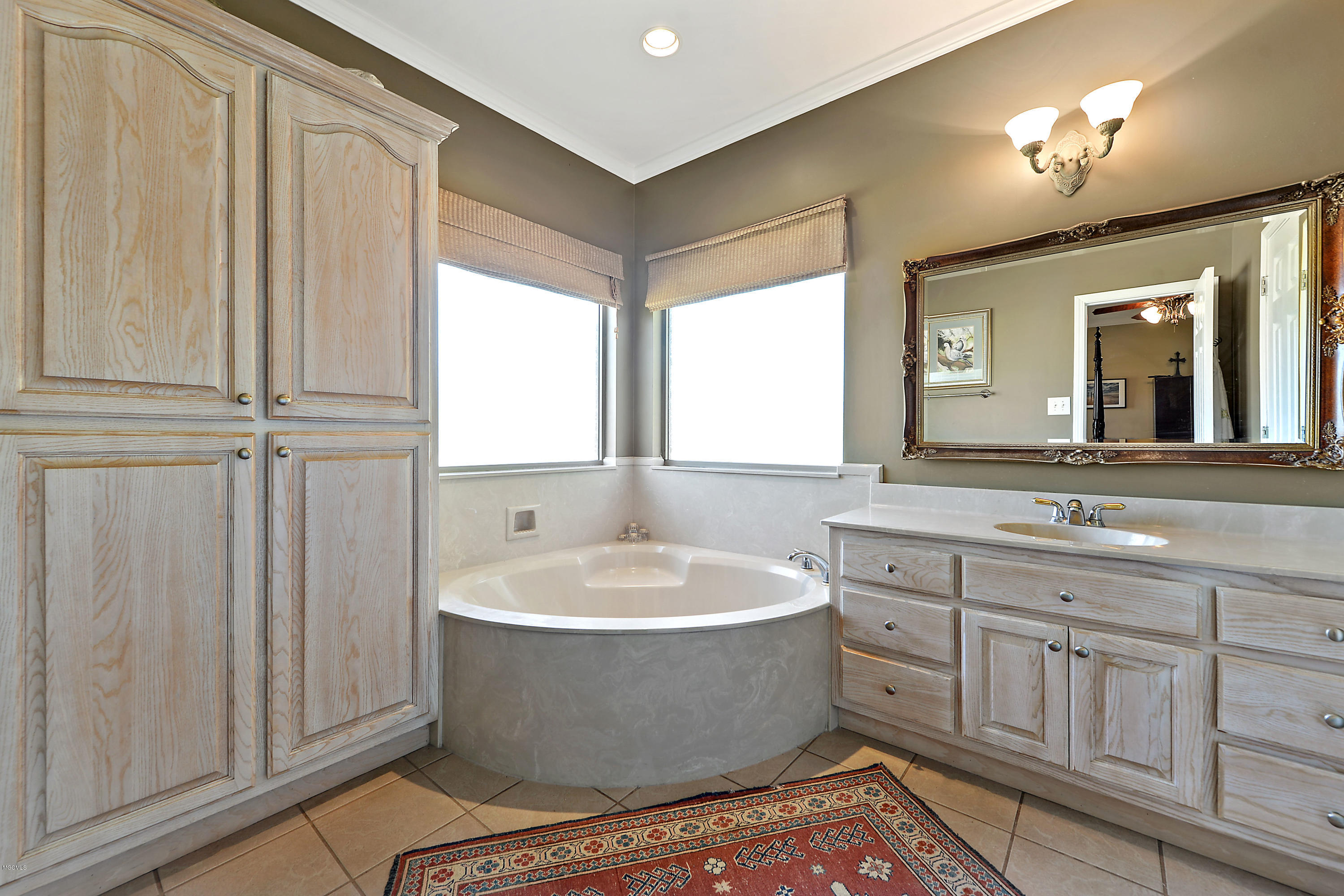 13321 Pulpwood Road Ocean Springs, MS 39565 - Photo 13 of 35 Master Bathroom