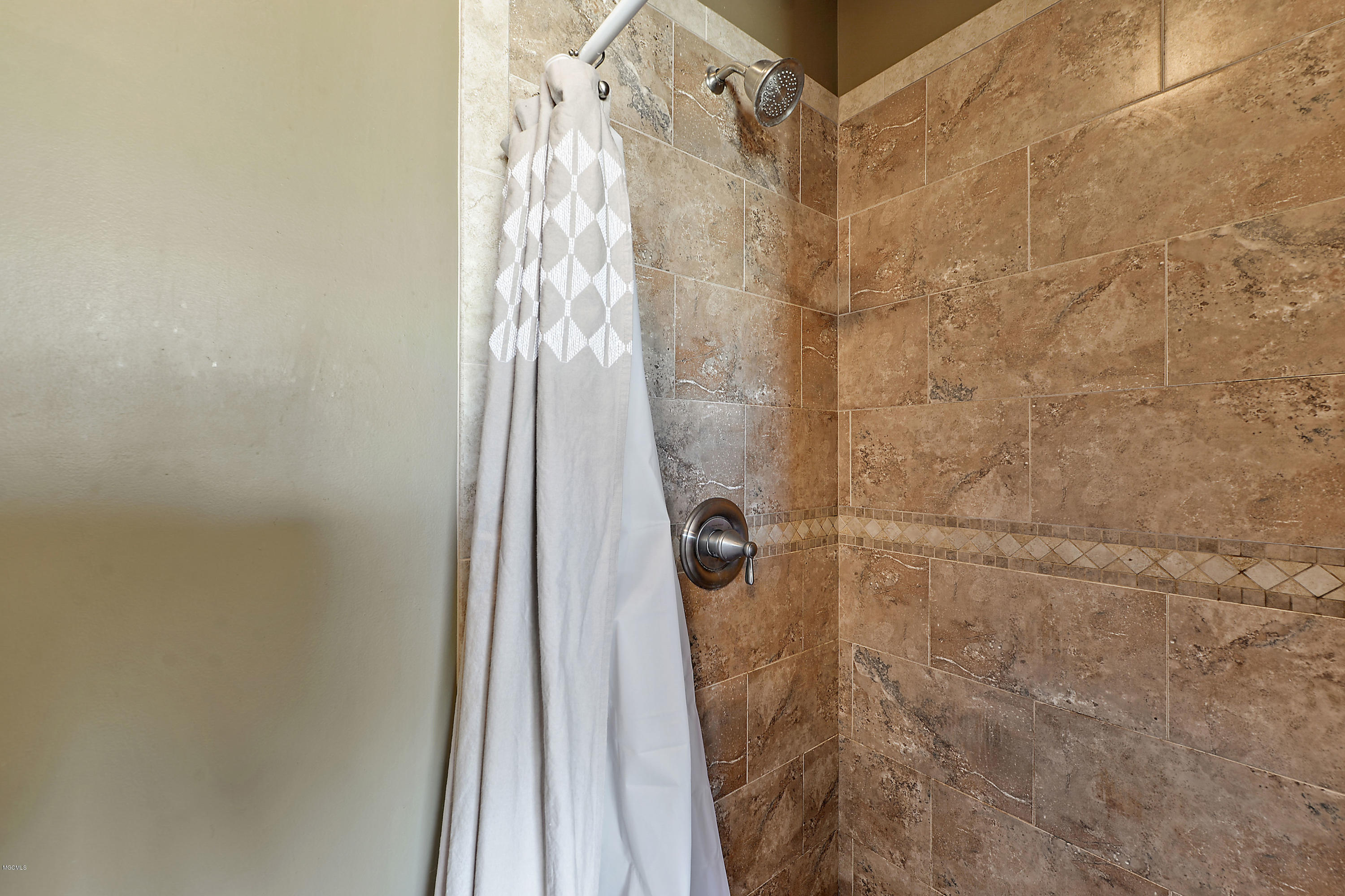 13321 Pulpwood Road Ocean Springs, MS 39565 - Photo 14 of 35 Master Bathroom