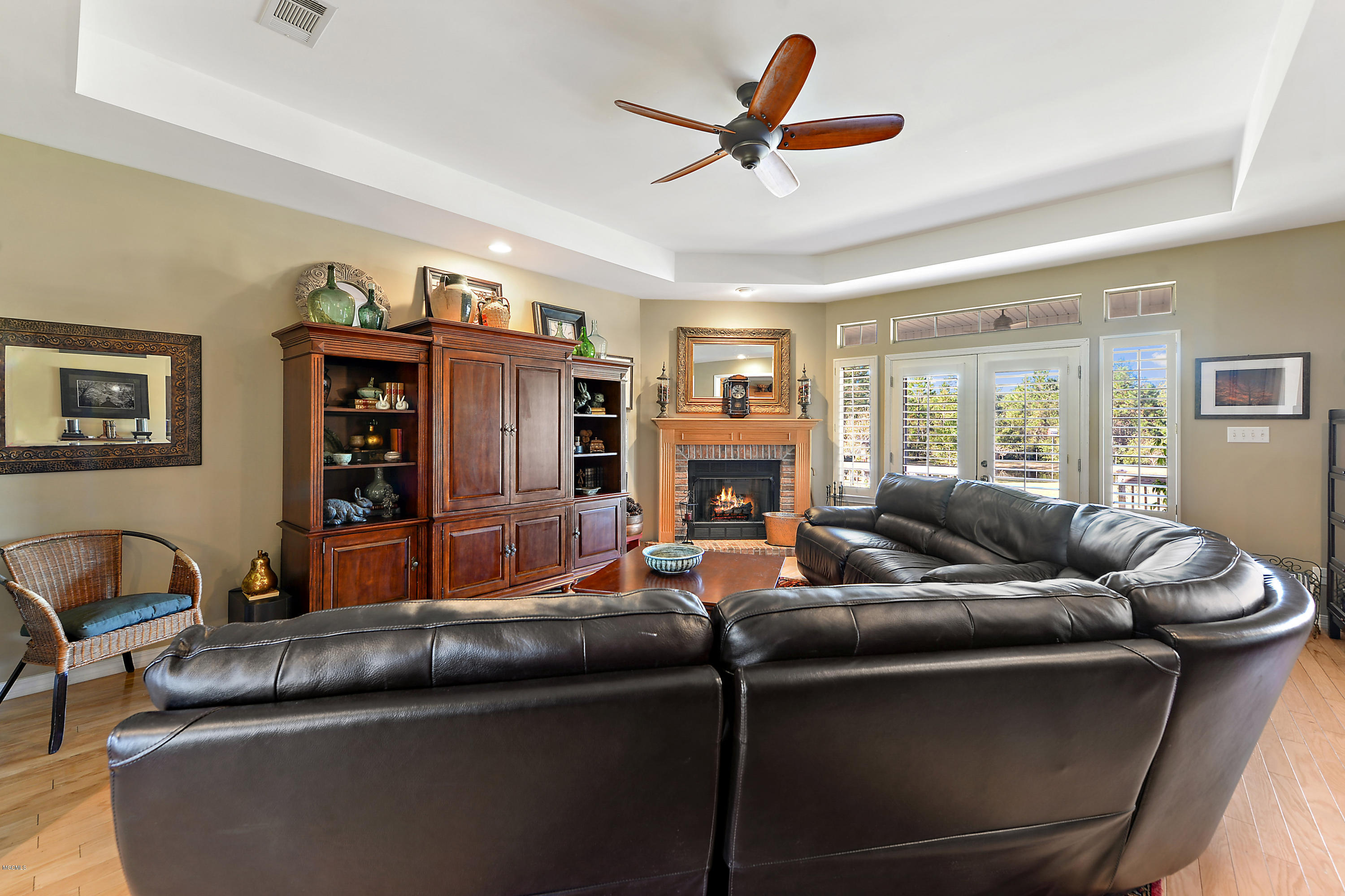 13321 Pulpwood Road Ocean Springs, MS 39565 - Photo 3 of 35 Living Room