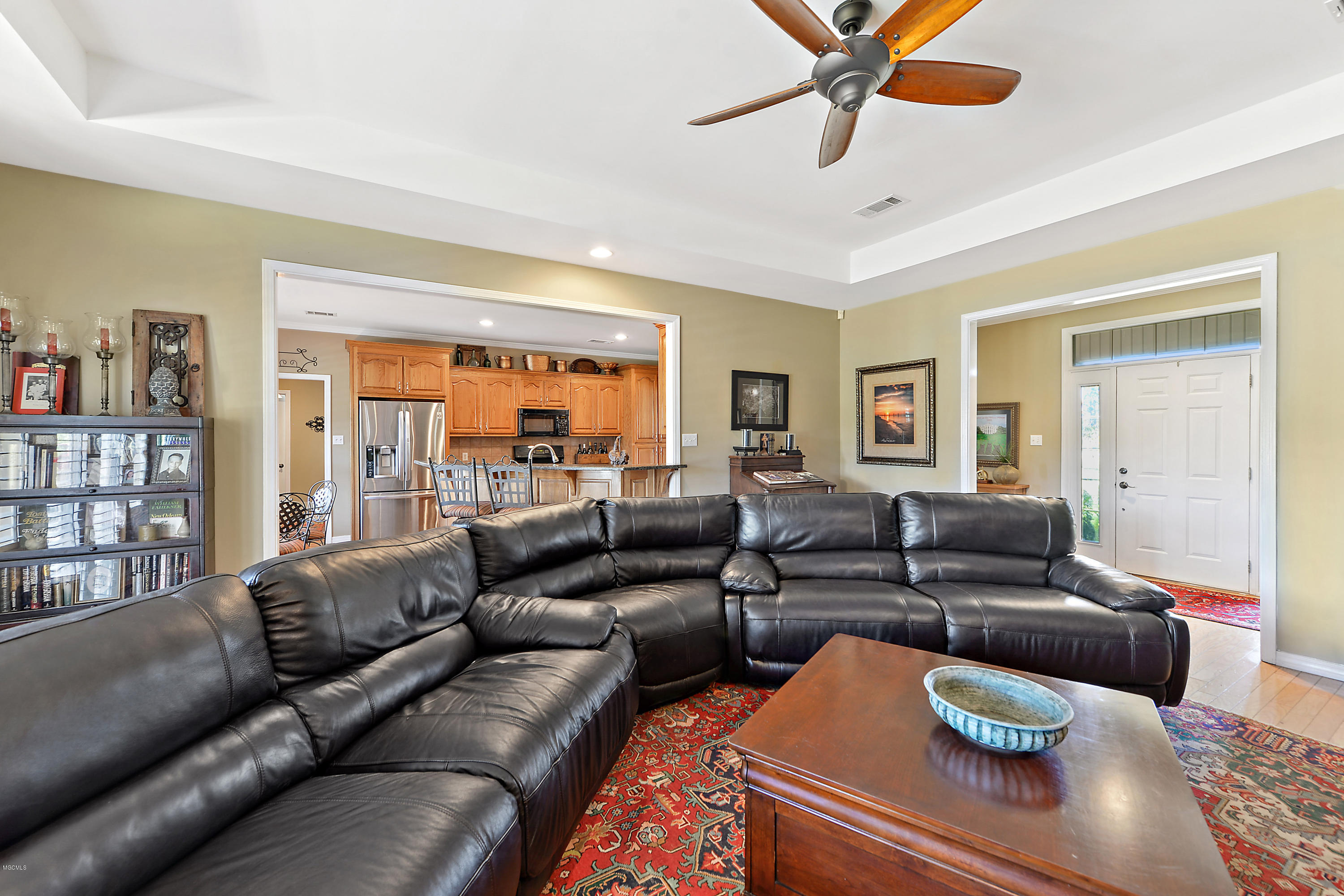 13321 Pulpwood Road Ocean Springs, MS 39565 - Photo 5 of 35 Living Room