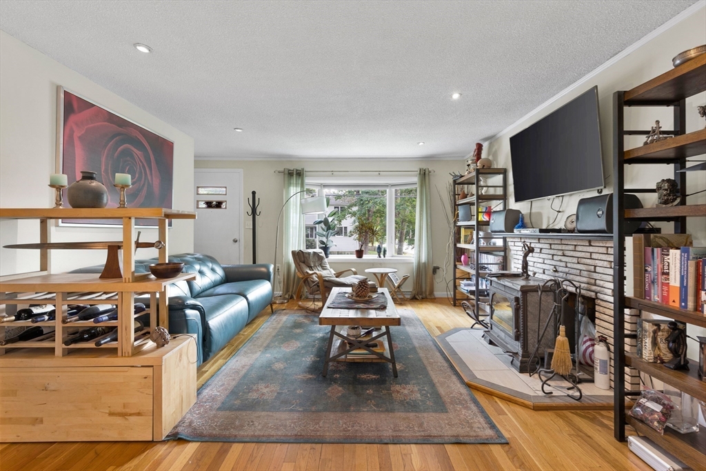 14 Burt Road Wilmington, MA 01887 - Photo 3 of 25 Gallery Image 3
