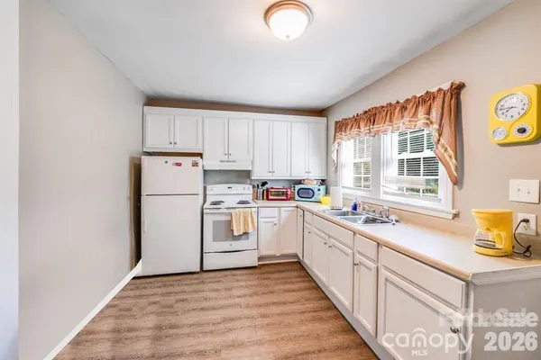 $1,400 | 301 South Mountain Street, Cherryville, NC 28021