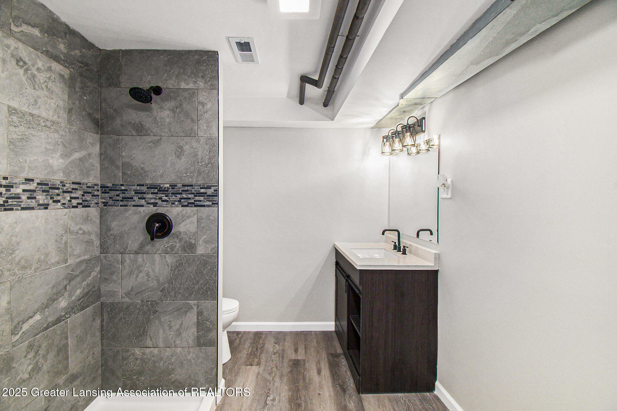 5405 Shepper Road Stockbridge, MI 49285 - Photo 14 of 25 Bathroom 2