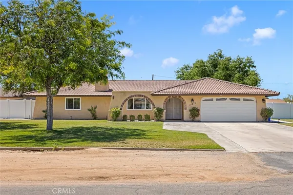 $476,000 | 21671 Standing Rock Avenue, Apple Valley, CA 92307