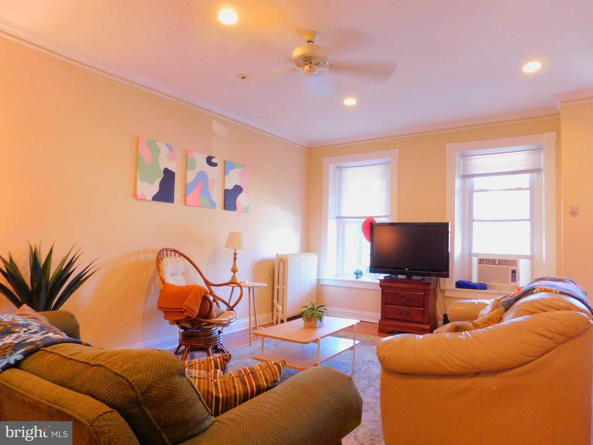 249 Rochelle Avenue Philadelphia, PA 19128 - Photo 2 of 35