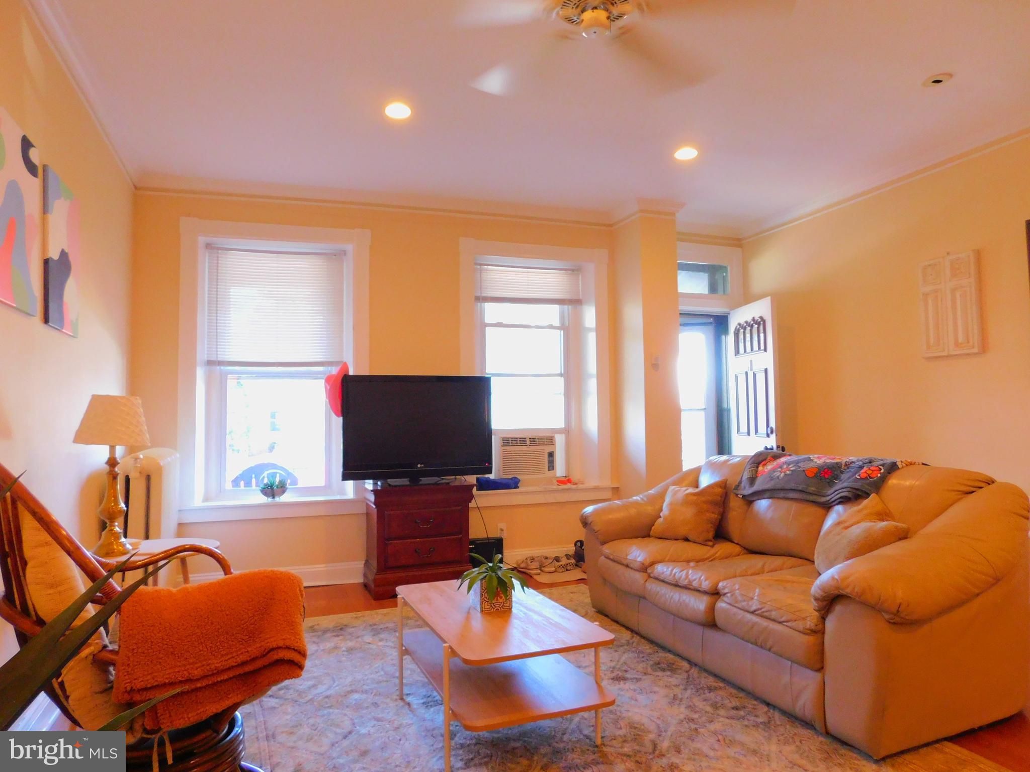 249 Rochelle Avenue Philadelphia, PA 19128 - Photo 3 of 35