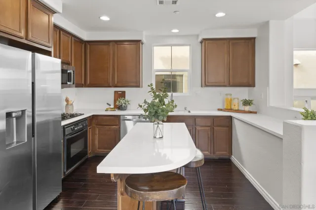 $995,000 | 2816 Villas Way, San Diego, CA 92108