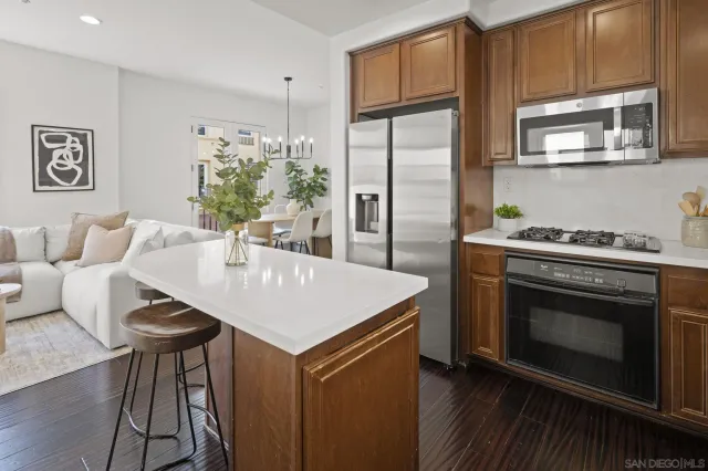 $995,000 | 2816 Villas Way, San Diego, CA 92108