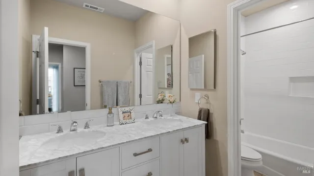 $1,064,950 | 1843 Bella Vista Way, Santa Rosa, CA 95403