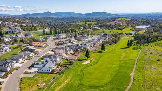 $1,064,950 | 1843 Bella Vista Way, Santa Rosa, CA 95403