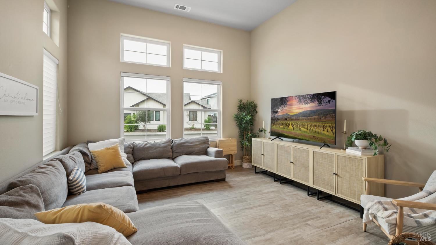 1843 Bella Vista Way Santa Rosa, CA 95403 - Photo 8 of 59