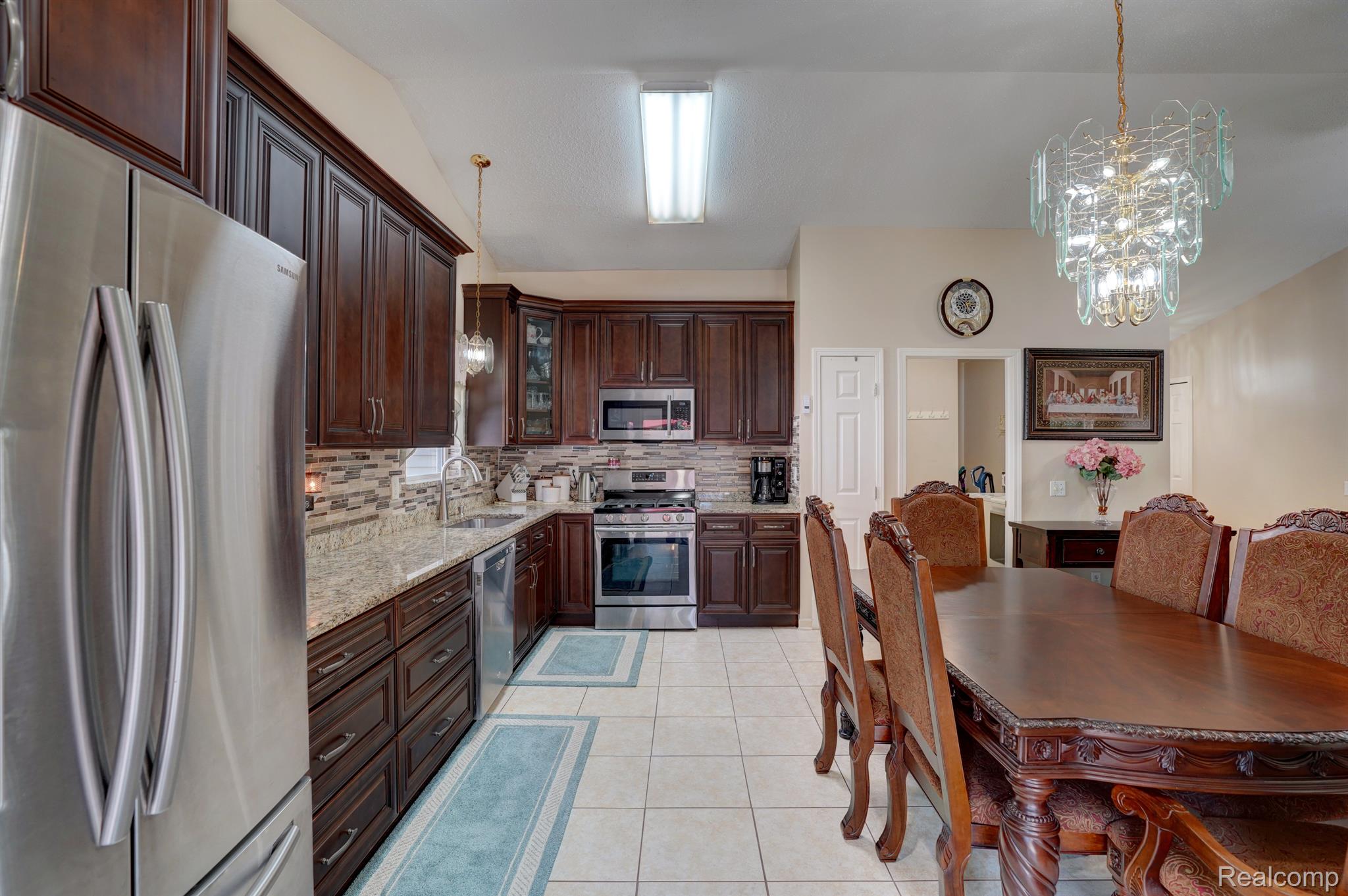 8210 Miller Road Swartz Creek, MI 48473 - Photo 7 of 40 Gallery Image 7