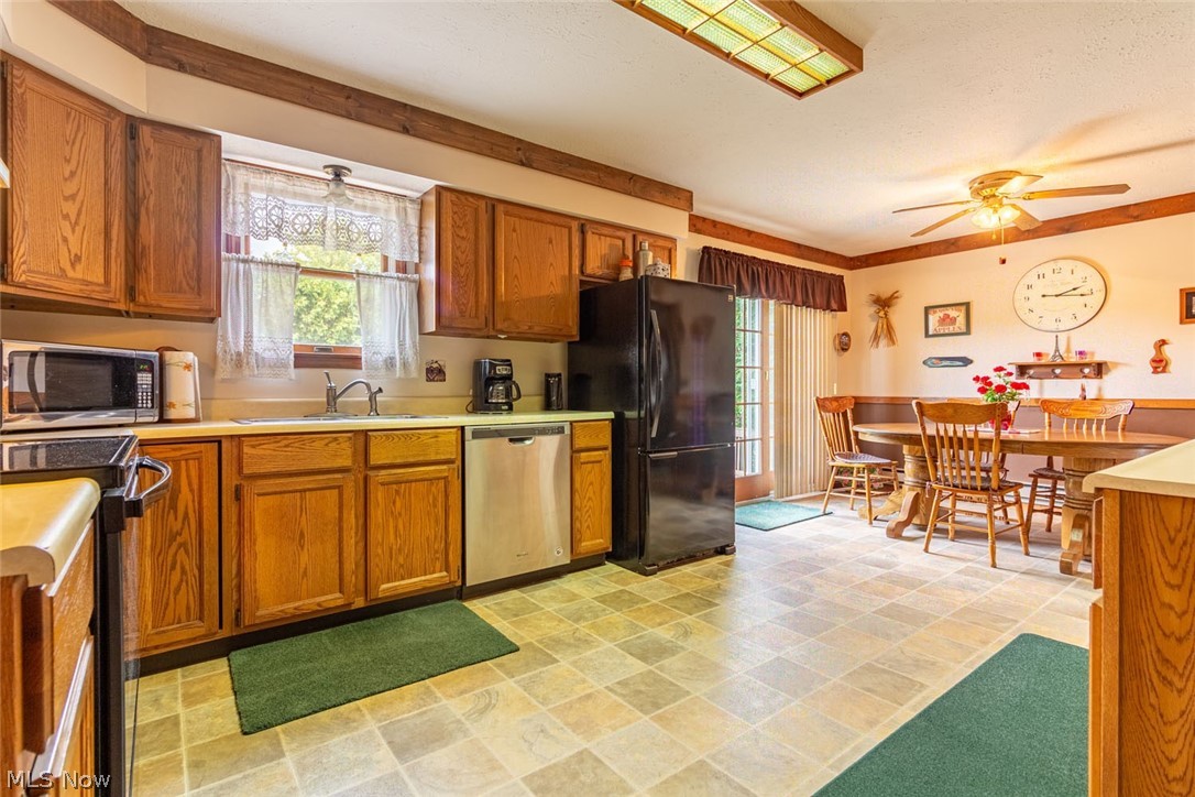 51636 Portman Road Amherst, OH 44001 - Photo 10 of 35