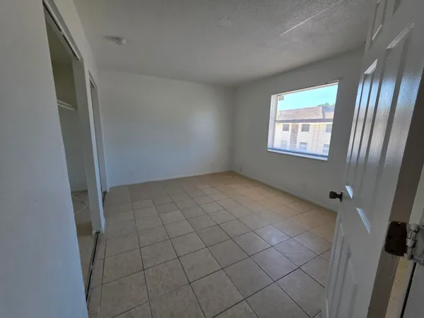 $1,180 | 4760 Northwest 24th Court, Unit B211, Lauderdale Lakes, FL 33313