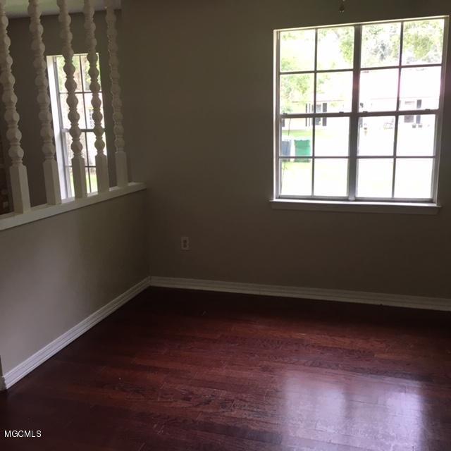 3232 Riverbend Road Moss Point, MS 39562 - Photo 3 of 6 dining
