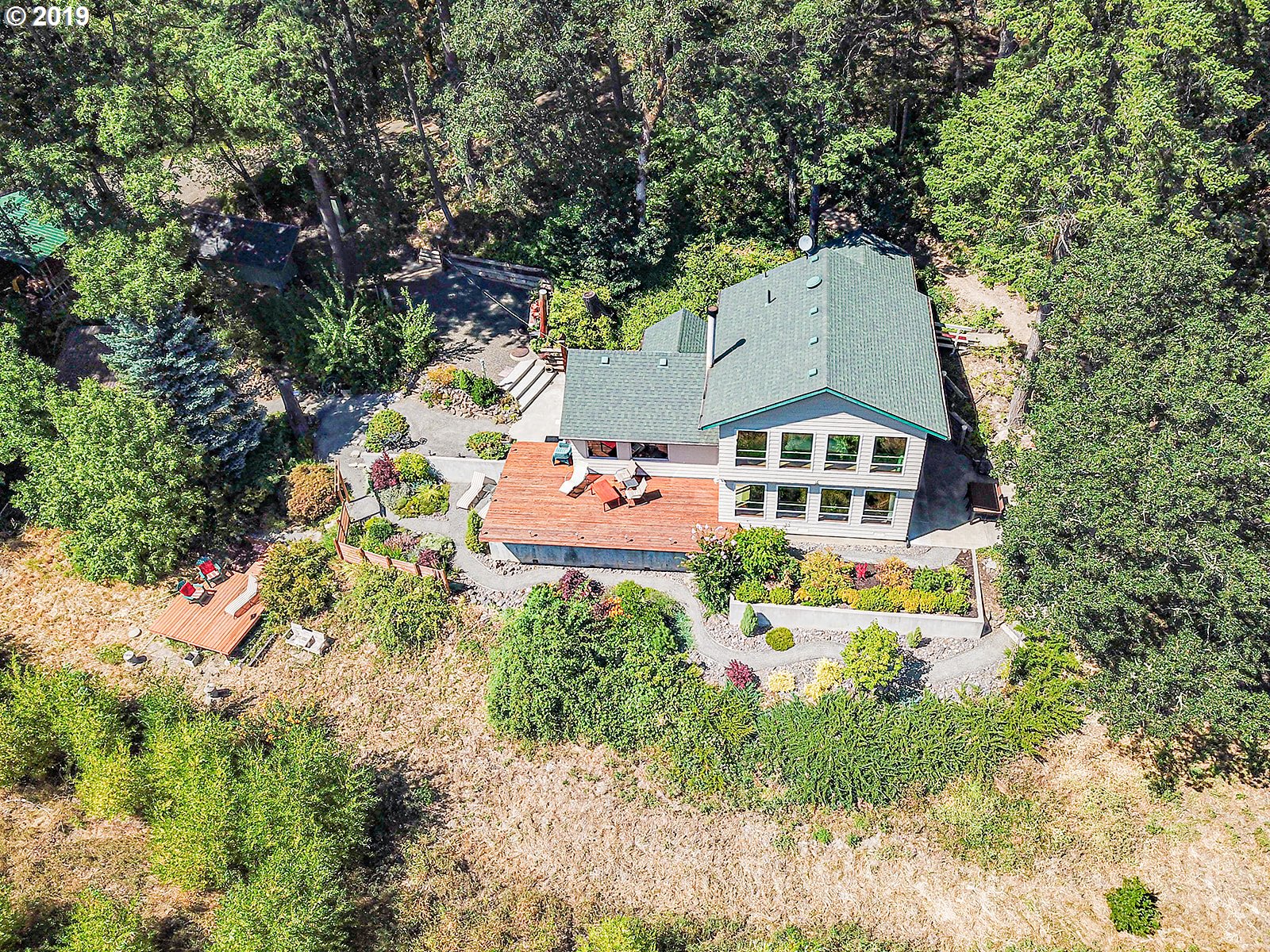 62 Lakeview Road White Salmon, WA 98672 - Photo 2 of 32 Gallery Image 2
