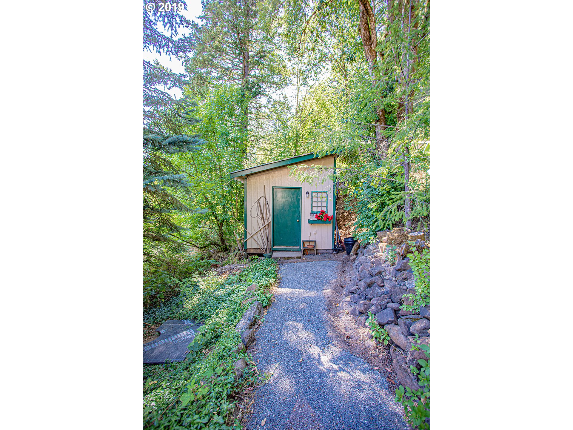 62 Lakeview Road White Salmon, WA 98672 - Photo 24 of 32 Gallery Image 24