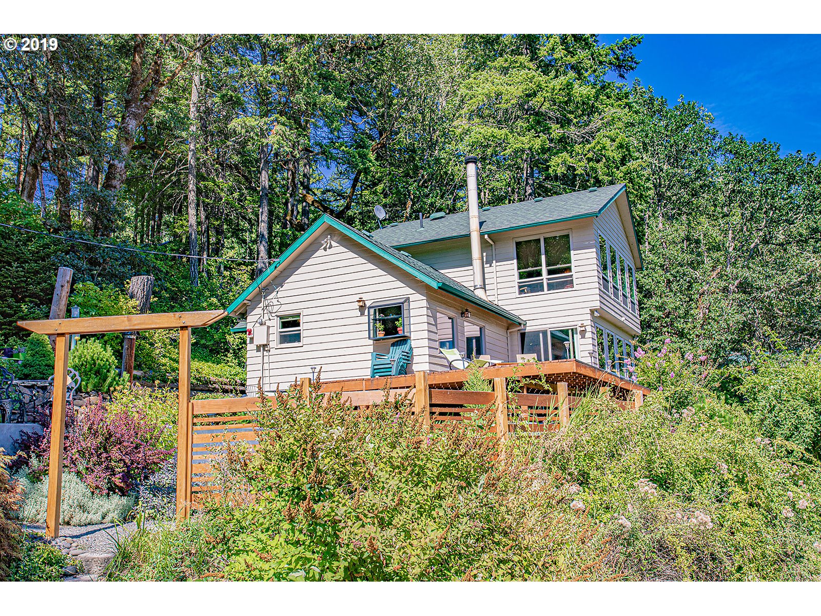 62 Lakeview Road White Salmon, WA 98672 - Photo 5 of 32 Gallery Image 5
